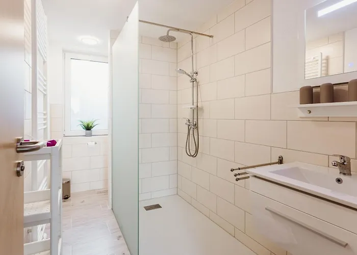 Rebentisch - Restaurant מלון *