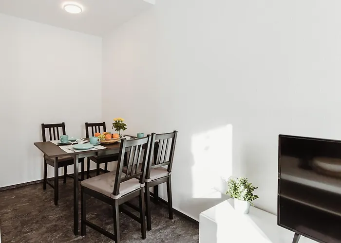 Rebentisch - Restaurant מלון